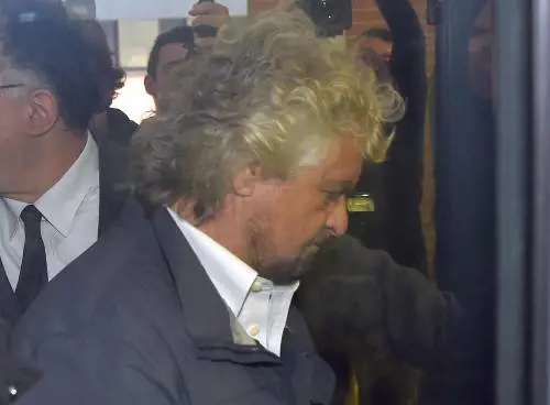 L'addio di Grillo e del direttorio M5S a Casaleggio