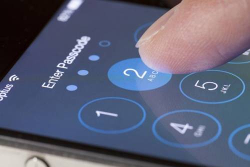 L'Fbi pagò hacker per sbloccare iPhone killer San Bernardino
