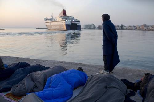 La Marina ci riempie di migranti. Scipparli alla Libia porta miliardi