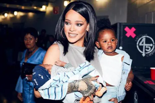 Rihanna, pantera dal cuore tenero