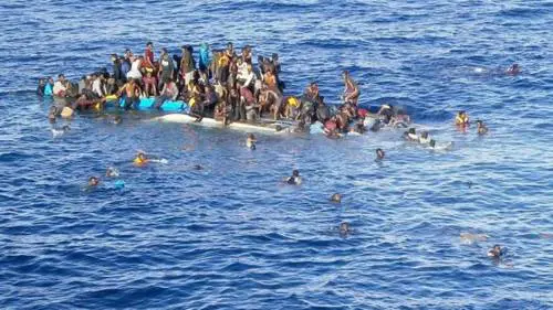 Roma, cittadini contro l'apertura di un nuovo centro migranti