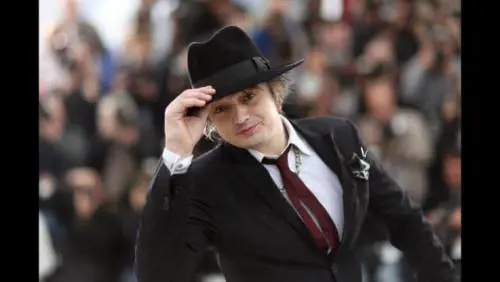 Torna la musica al Bataclan: il primo a esibirsi sarà Pete Doherty