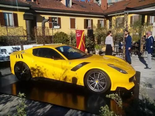 Il Fuorisalone della Ferrari: ​"Così è nata la mia F12tdf"
