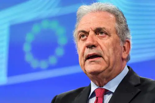 Libia, Avramopoulos: "Ondata profughi? L'Europa non può accogliere tutti"
