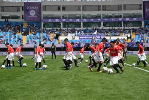 Il "Legend team" italiano porta il calcio in Cina 