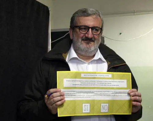Emiliano incoronato a sinistra: è lui l'anti Matteo