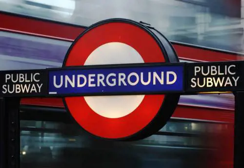 Londra ricorda Shakespeare e gli dedica fermate della metropolitana