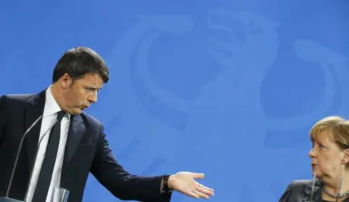 Migranti, Renzi attacca la Merkel: "Ci dica se ha altre soluzioni"