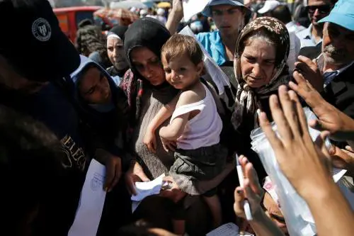 Bruxelles vuole tassare i turisti stranieri per coprire i costi dei migranti