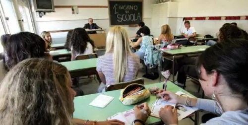 ​Mamma aggredisce prof: "Quei voti non vanno bene"