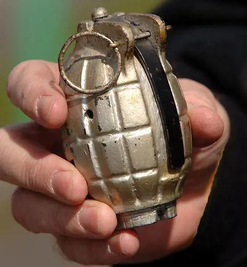 Bomba a mano in classe: scatta l'allarme a scuola