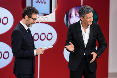 Fiorello "rischiatutto" e scherza su Renzi