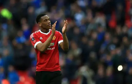 Manchester United, la contestazione ora è sul web