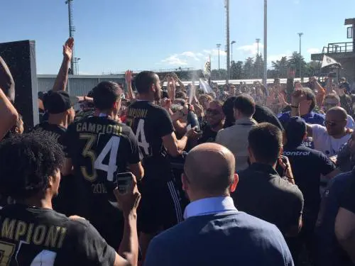 Scudetto, la Juve festeggia il 34esimo. Ma per le avversarie sono 32