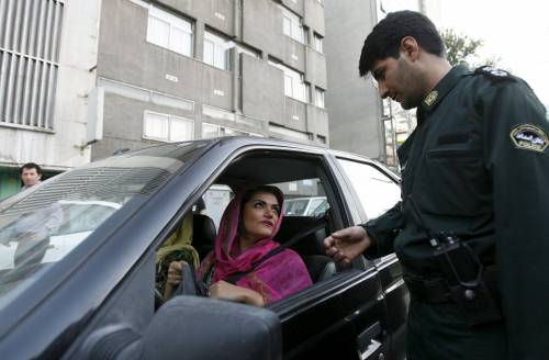 L'Iran tra polizia morale e il desiderio di novità