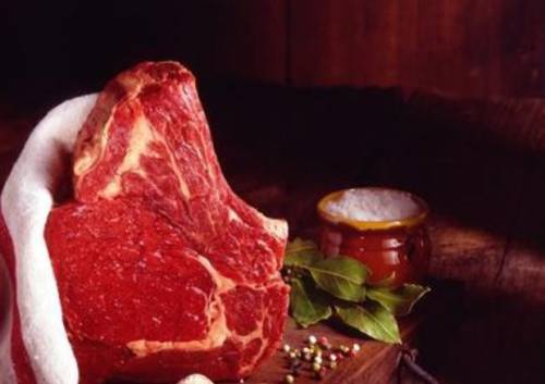 Tassa sulla carne rossa per salvare l'ambiente
