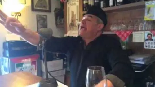 Imitatore di Mussolini si candida a sindaco: "Viva il Duce, 25 aprile giorno di lutto"