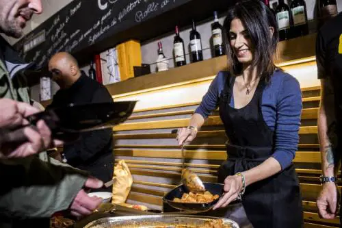 L'aperitivo? Lo serve Virginia Raggi