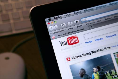YouTube stoppa i video: vietate le sfide pericolose