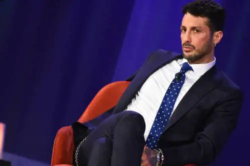 Lele Mora rivela: "Vi dico io cosa usava Corona per fare sesso"