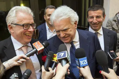 Il "Nazareno" di Verdini passa per le Comunali. Ala voterà i candidati Pd