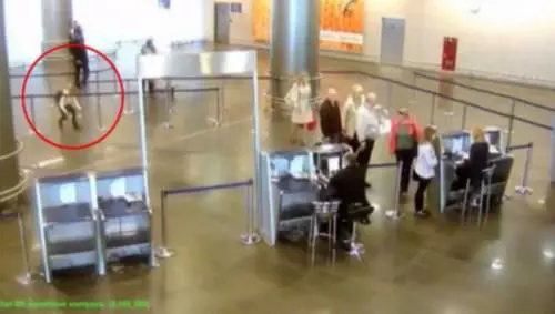 Mosca, 11enne beffa ​i controlli all'aeroporto