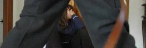 Minorenne posta foto hot su Facebook, la madre la picchia in diretta streaming