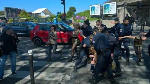 Le Femen contestano il Front National