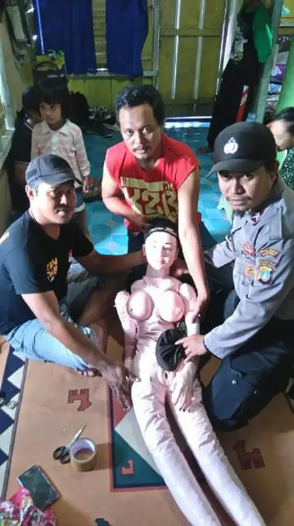 "L'angelo" caduto in Indonesia