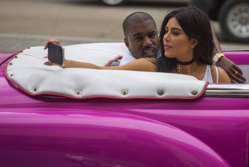 Parla troppo con Kim Kardashian: Kanye West licenzia il suo bodyguard
