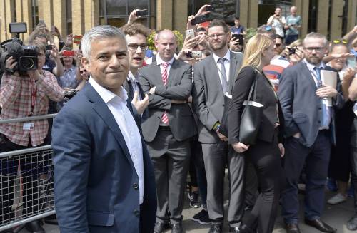 Khan il musulmano sul trono di Londra: "Voglio combattere le disuguaglianze"