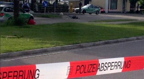 Monaco, urla "Allah Akbar" e accoltella quattro persone