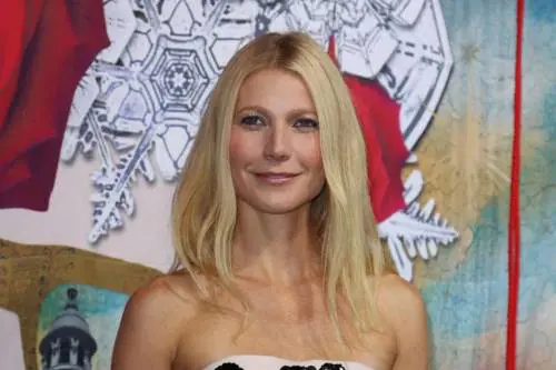 Gwyneth Paltrow pubblica sul suo blog una guida al sesso anale