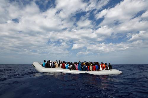 I migranti saranno identificati sopra hotspot in mare aperto