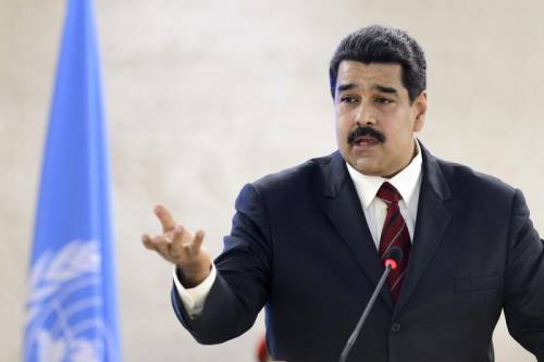 Venezuela, la decisione choc di Maduro: "Sequestro fabbriche paralizzate da borghesia"