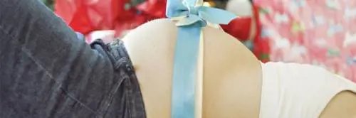 Maternità surrogata, Strasburgo: "Figli solo con legame biologico"