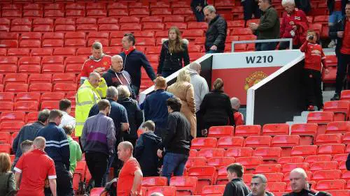 Paura a Manchester, l'evacuazione dell'Old Trafford