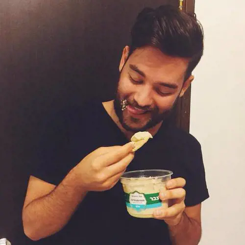 Uomini sexy con l'hummus: l'Instagram per il turismo in Israele