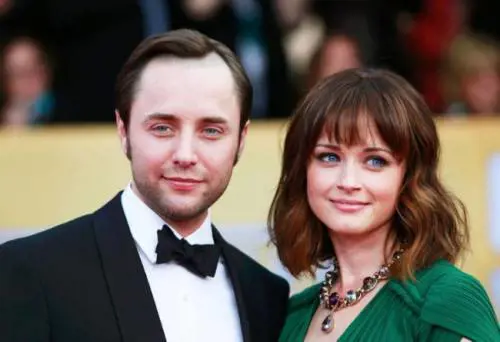 Alexis Bledel, da figlia di "Una mamma per amica" a madre a sorpresa