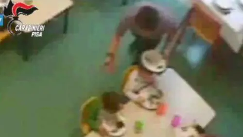 Pisa, maltrattamenti asilo: licenziate due maestre