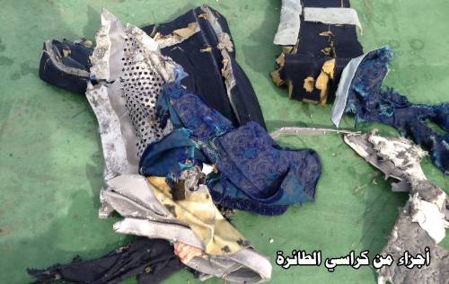 Egyptair, sui resti delle vittime trovate tracce di un esplosivo