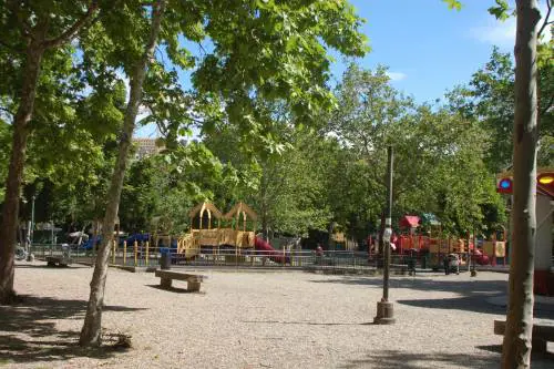 Genova, tentano di rapire tre bimbe al parco giochi