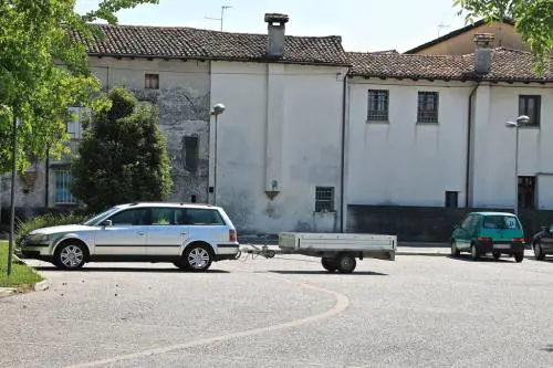 Viaggio a Morsano, il paese dove nessuno (per ora) vuole fare il vigile