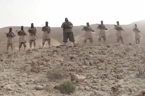 Ritorna in video il bulldozer dell'Isis