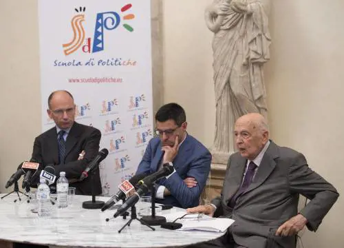 "Lega su posizioni xenofobe". E Napolitano viene denunciato