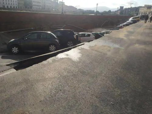 Lungarno, i residenti: "Già acqua nella notte"