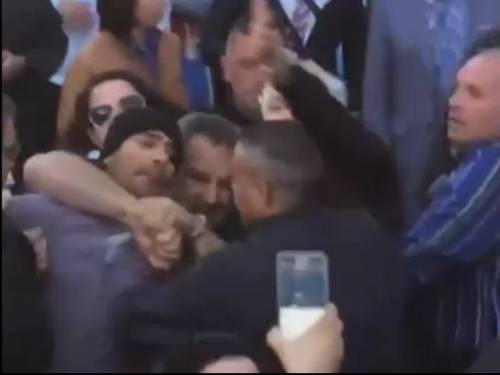 Rossano, Salvini aggredito al comizio: 36enne armato di sassi e martello