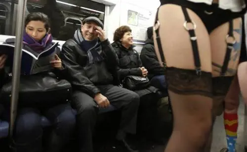 Una vagina gigante per le strade di New York