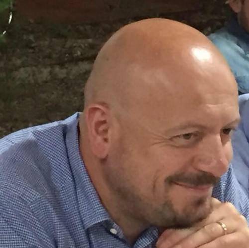 I figli imbrattano Forlì, il sindaco Pd li difende