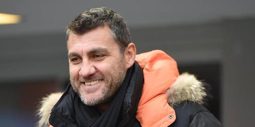 Christian Vieri sbotta contro Alitalia e la compagnia gli risponde su Instagram